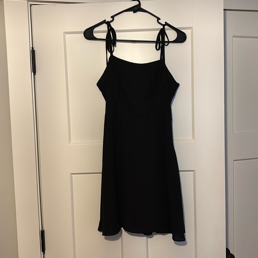 Cute black dress! size medium
